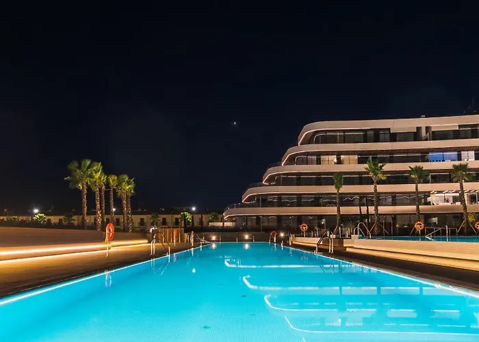 Vivi Homes - Choco Pool, Gym, Terrace & Appartement *