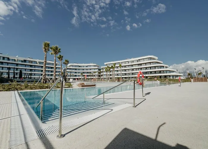 Vivi Homes - Choco Pool, Gym, Terrace & Appartement