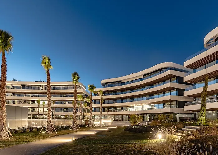 Vivi Homes - Choco Pool, Gym, Terrace & *