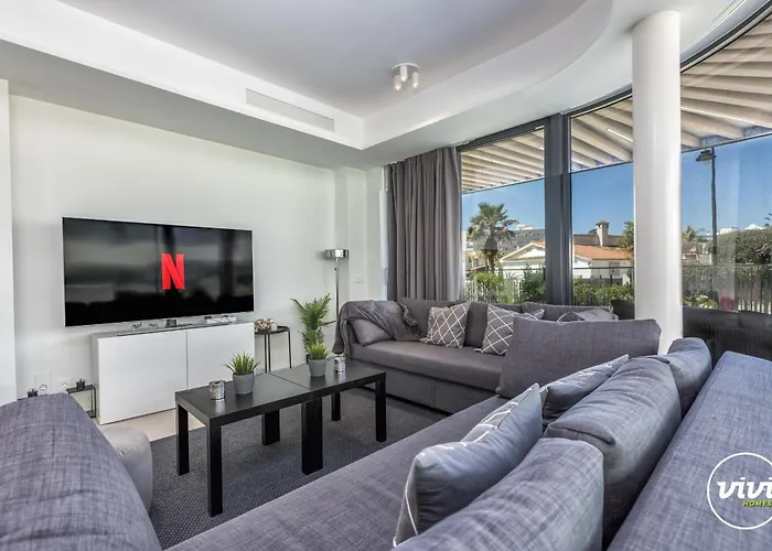 Vivi Homes - Choco Pool, Gym, Terrace & Apartment *