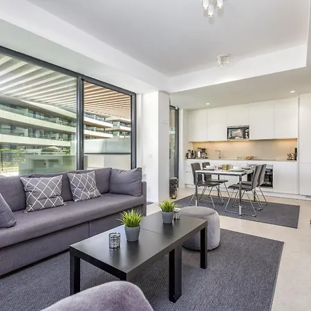 Vivi Homes - Choco Pool, Gym, Terrace&beach *